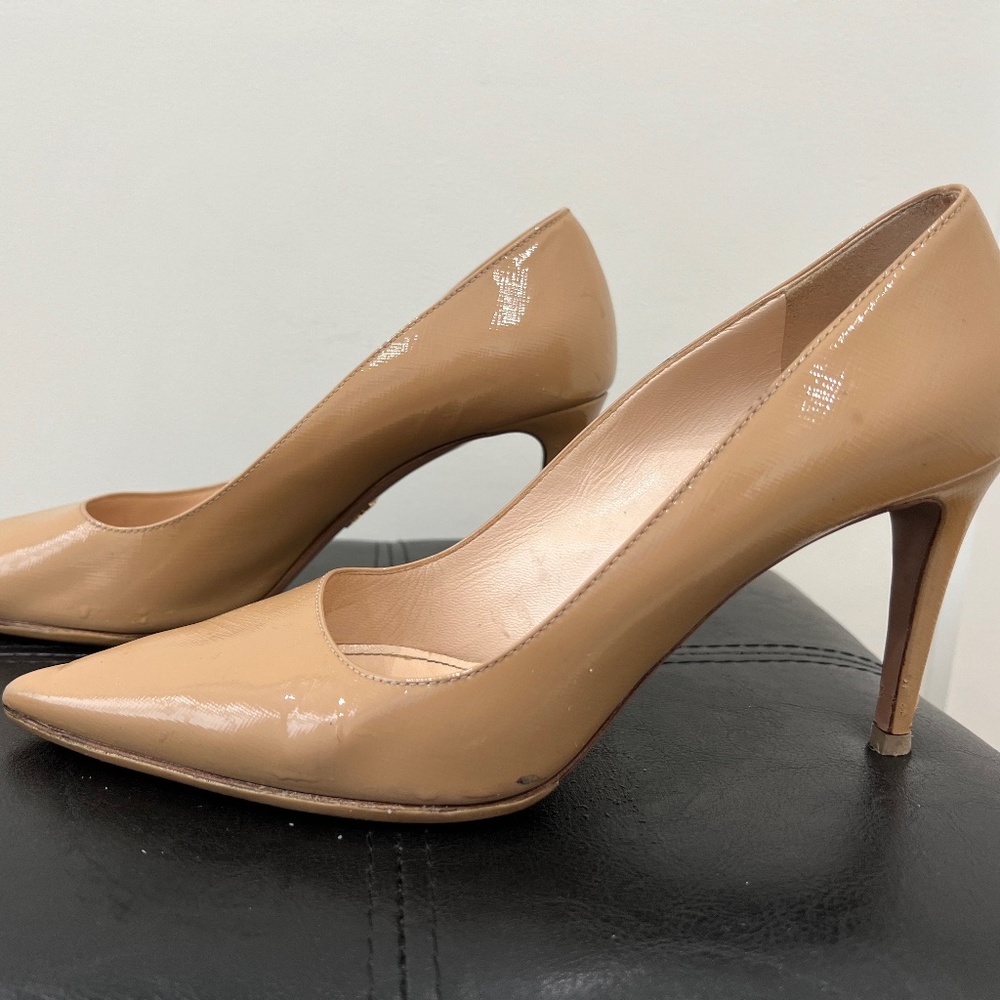 Prada saffiano leather pumps